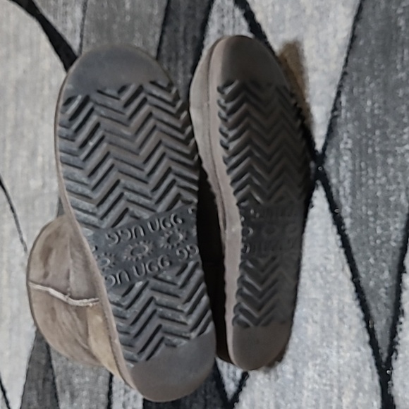 UGG AUSTRALIA CLASSIC SHORT BROWN LEATHER SHEEPSKIN BOOTS PRICE FIRM - Picture 11 of 13